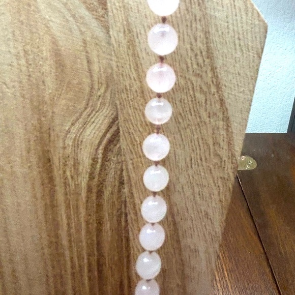 Elegant Pink Beaded Necklace - Picture 2 of 3